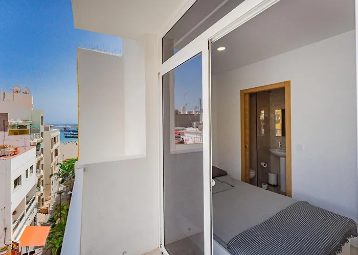 Few Steps From The In Cristianos אכסניה *