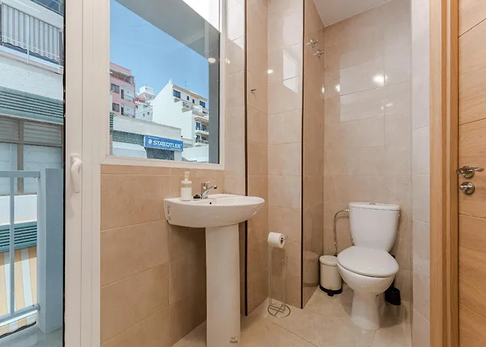 Few Steps From The In Cristianos أرونا