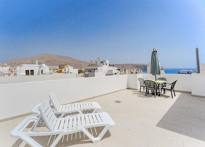 بيت شباب Few Steps From The In Cristianos *