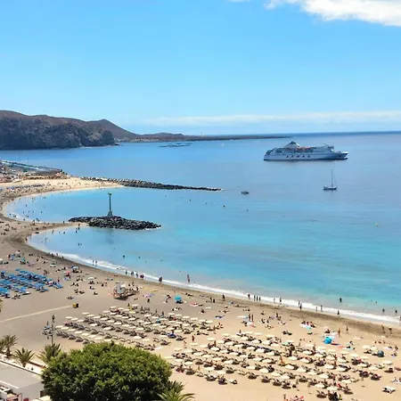 Few Steps From The In Cristianos Hostel