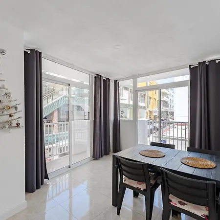 Albergue Few Steps From The In Cristianos *