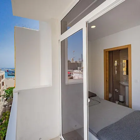 Few Steps From The In Cristianos Hostel *