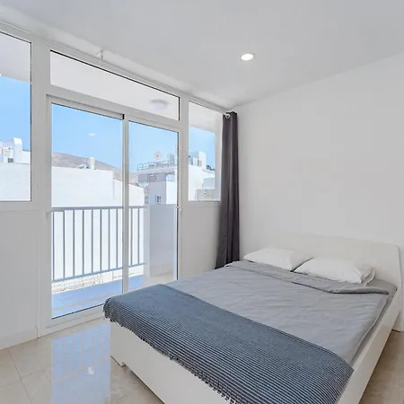 Hostel Few Steps From The In Cristianos *