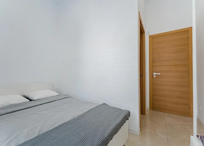 Few Steps From The In Cristianos Hostel Arona (Tenerife)