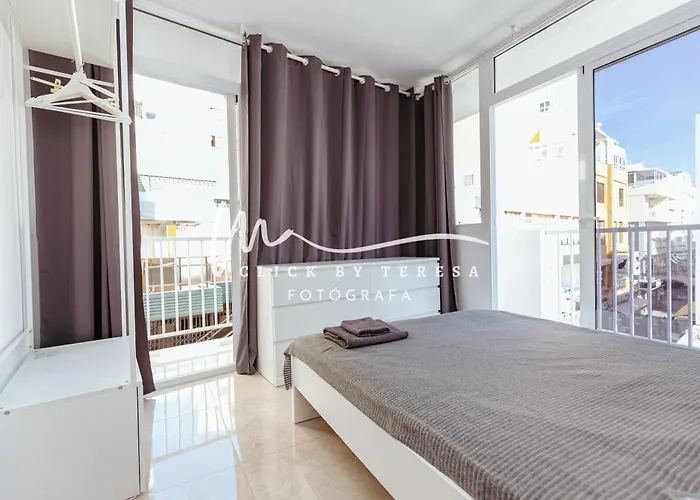 Few Steps From The In Cristianos 旅馆 阿罗纳