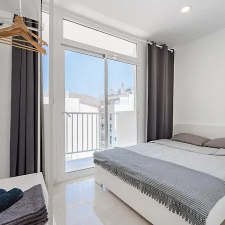 Hostel Few Steps From The In Cristianos *