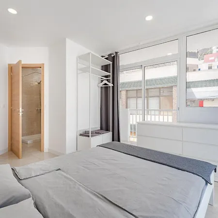 Few Steps From The In Cristianos Hostel *