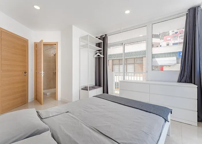 Few Steps From The In Cristianos 旅馆 *